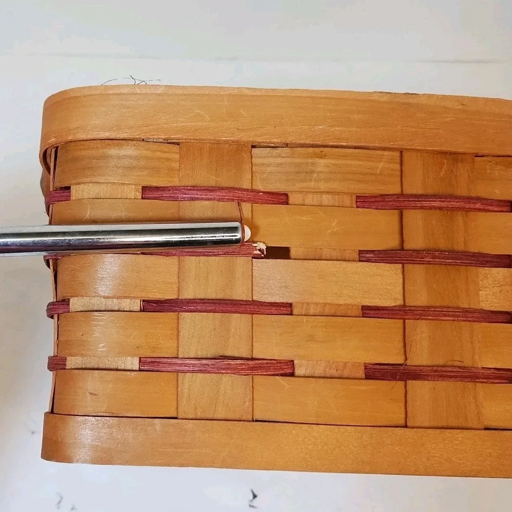 Sewing Basket Single Handle Woven Wood With Fabric Covered Lid‎ Red 8x7x5